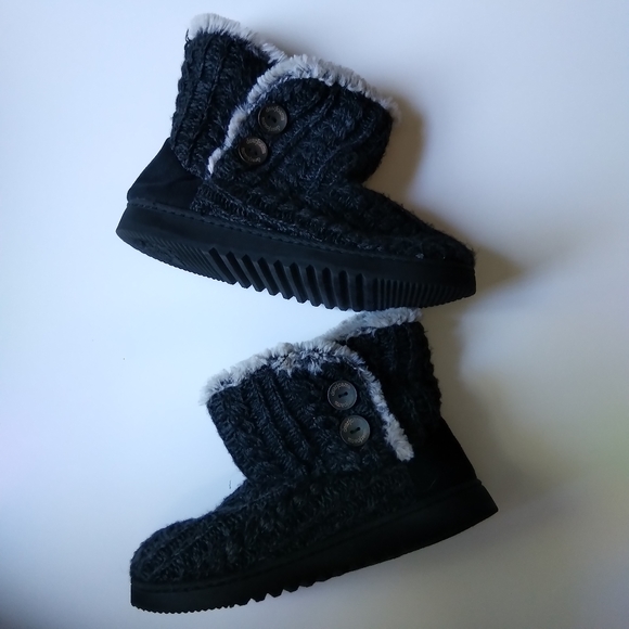 dearfoams Shoes - NEW Dearfoams Marled Cable Knit Bootie Slippers S